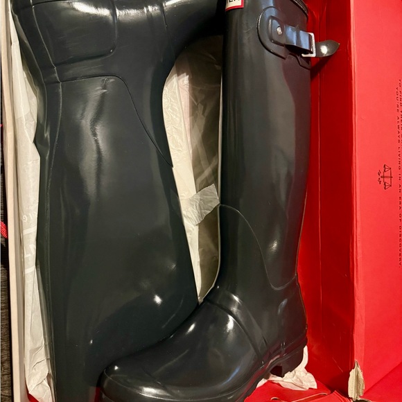 Hunter Women's Deep Grey Rain Boots - Picture 2 of 12
